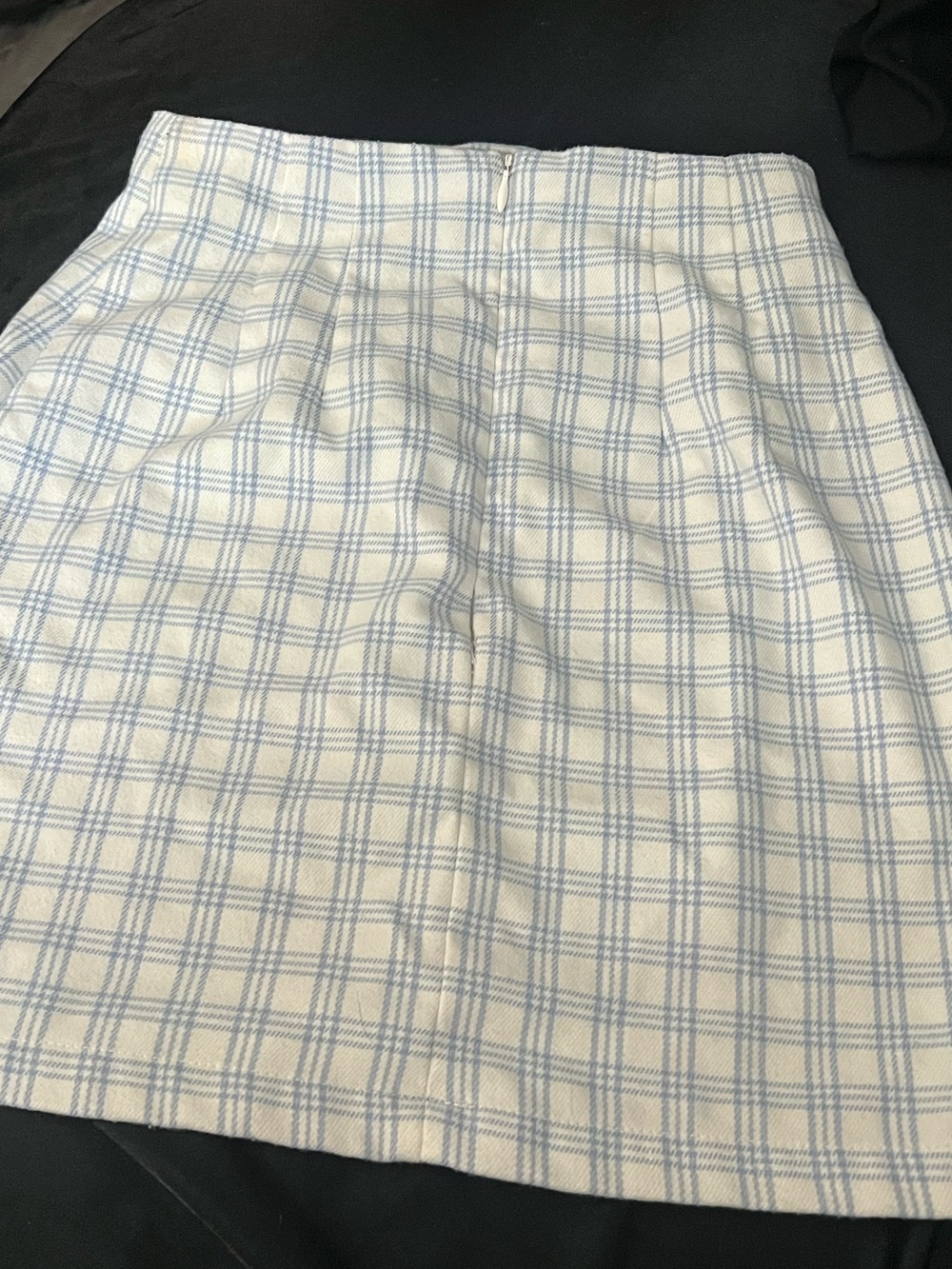 Brandy Melville plaid mini skirt in a white/blue check print - Picture 3 of 4